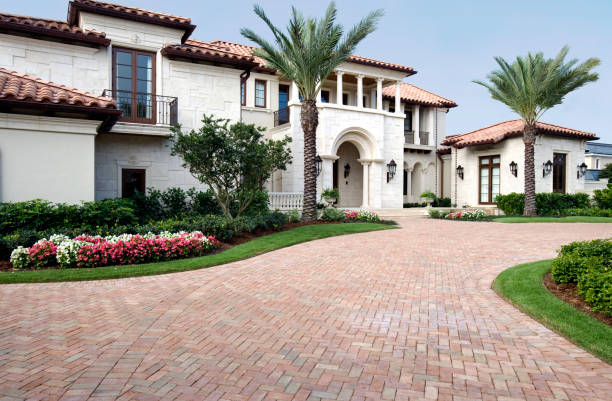 Best Professional Driveway Pavers  in Allouez, WI